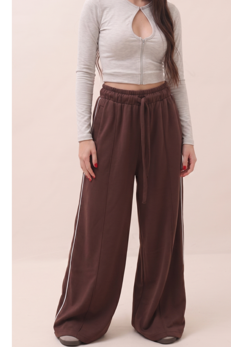 PANTALÓN DE LYCRA CON FRISA