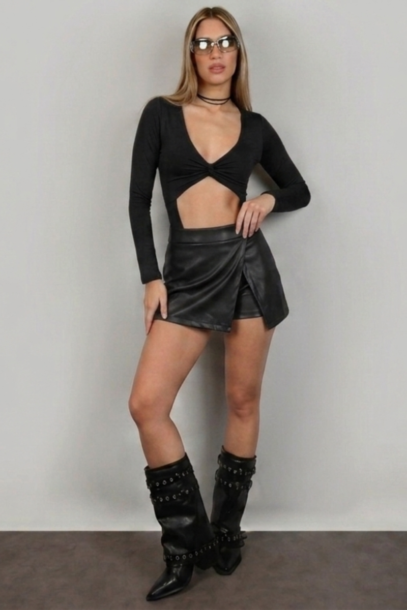 Skort engomado abertura al costado
