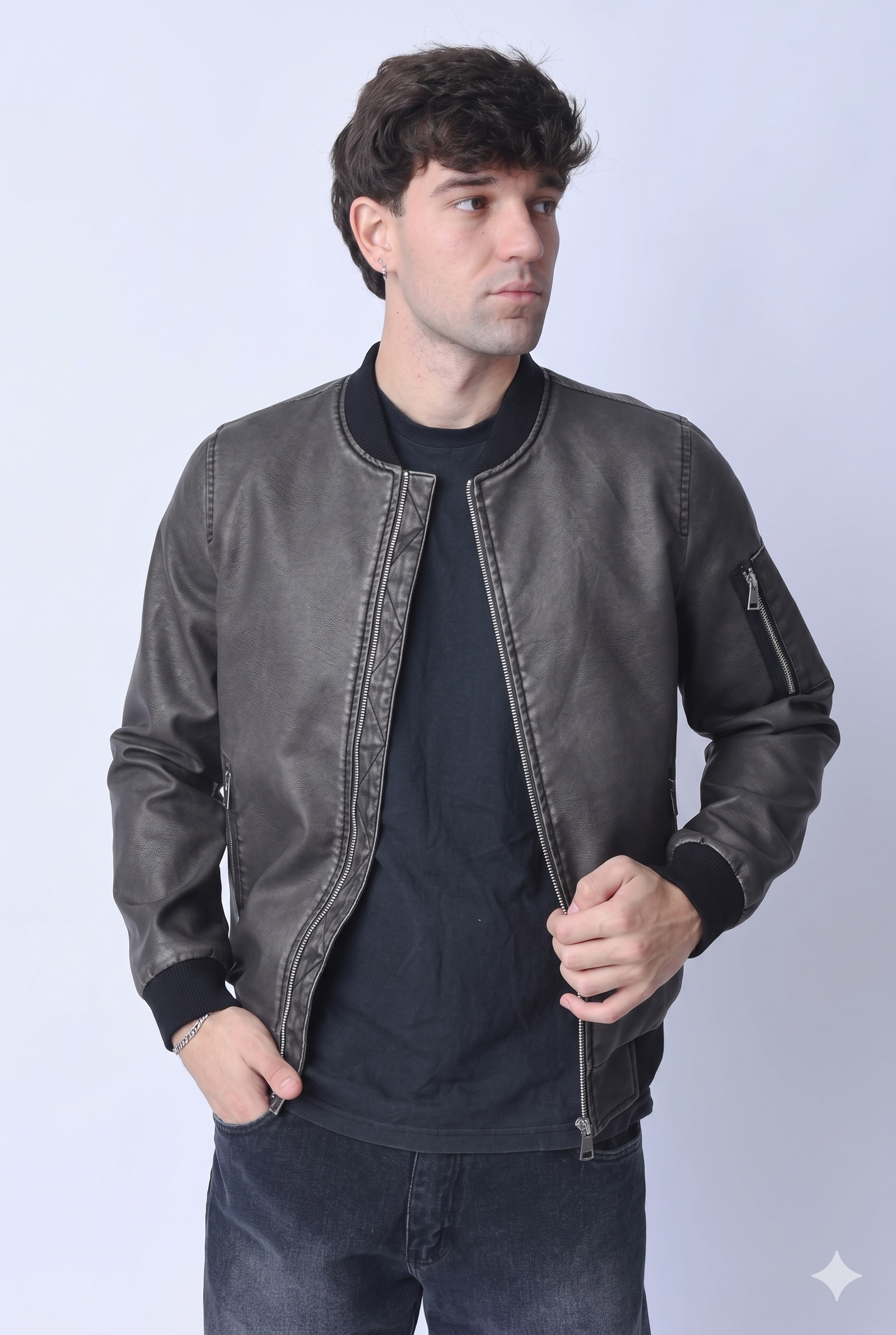 CAMPERA BOMBER P.U LAVADA CUERO