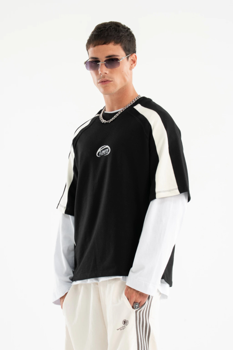 REMERA GRIM CON RECORTE